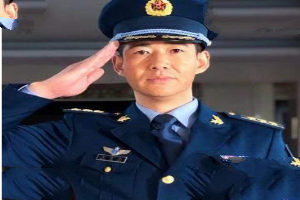 解放军军官的军衔，到底应该如何识别？记住这3个要素就行