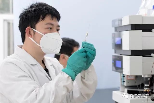 印度奇葩仪式：每逢日食就“活埋”儿童 满身盖羊粪能治疗疾病？