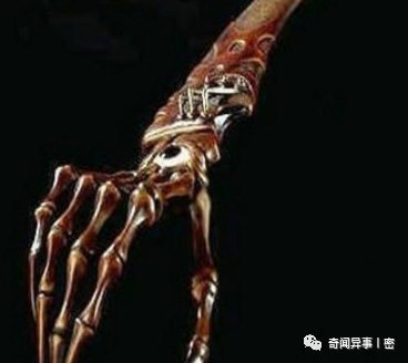历史上的4大未解之谜：图2摸过的人都疯了，图4被科学家成功破解！