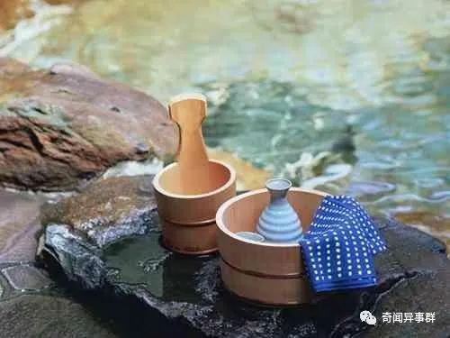 回顾：江苏射阳现30米蟒蛇，在芦苇深处昂头摇摆，村民：渡劫？