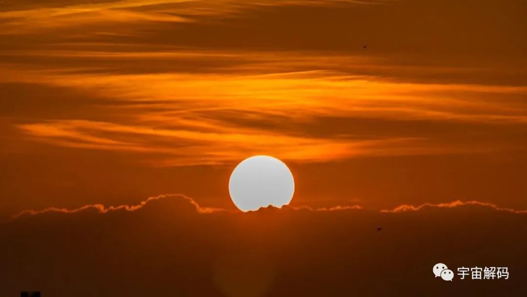 太阳有多恐怖？如果人掉进太阳0.0000000000001秒，他会死吗？