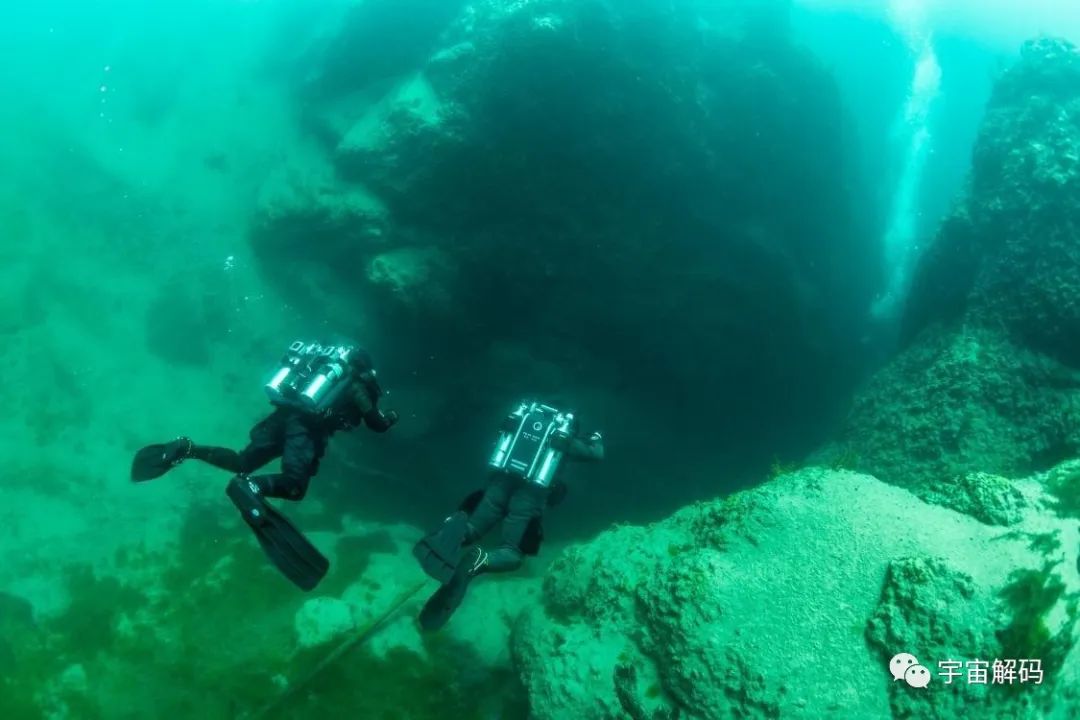 3米高的类人生物？外星基地？1637米深的贝加尔湖隐藏着什么？