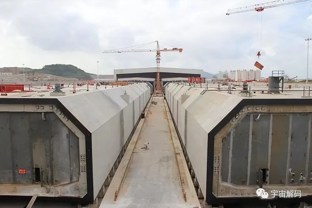 海水那么深，中国的大连湾跨海隧道的如何修建的？