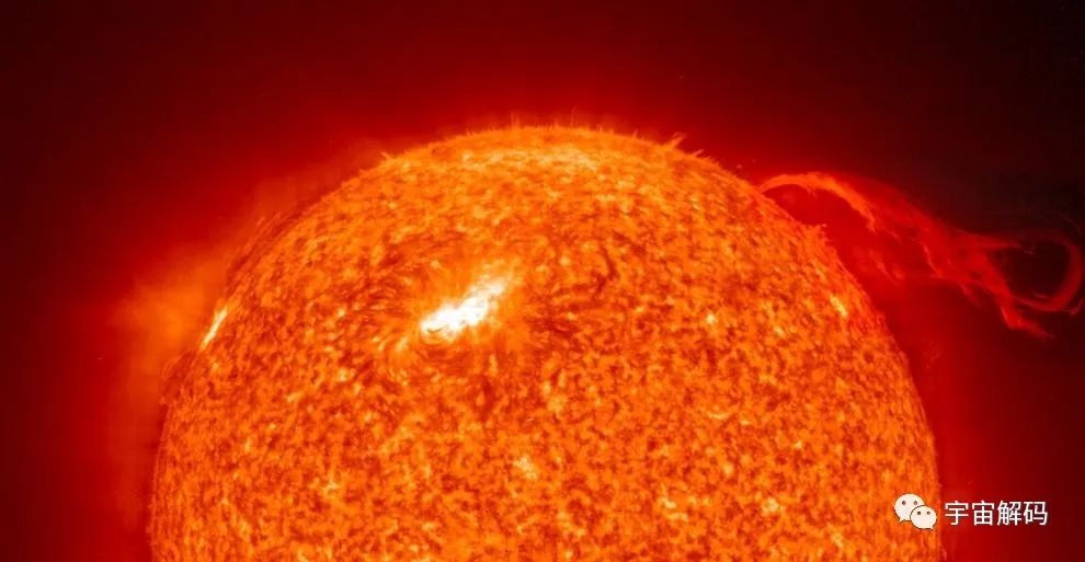 手电筒与太阳光的光速是一样的吗?