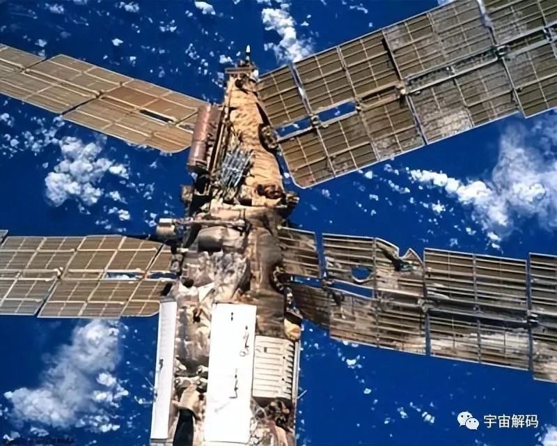 太空碎片是怎么产生的？一旦发生撞击，会给空间站带来多大的伤害