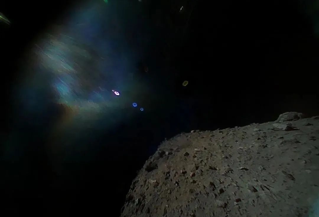 探测器近距离拍摄龙宫表面，难以置信，这就是真实的小行星