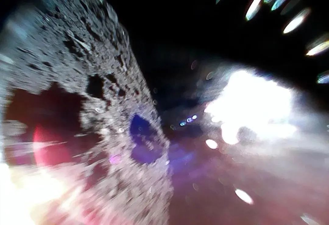 探测器近距离拍摄龙宫表面，难以置信，这就是真实的小行星