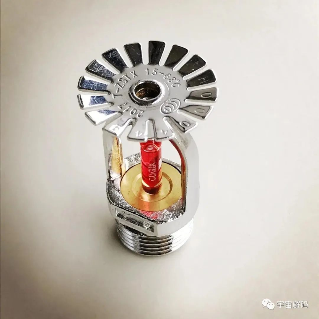 河南小伙为了能精准快速灭火，却意外造出“光学追踪炮”？