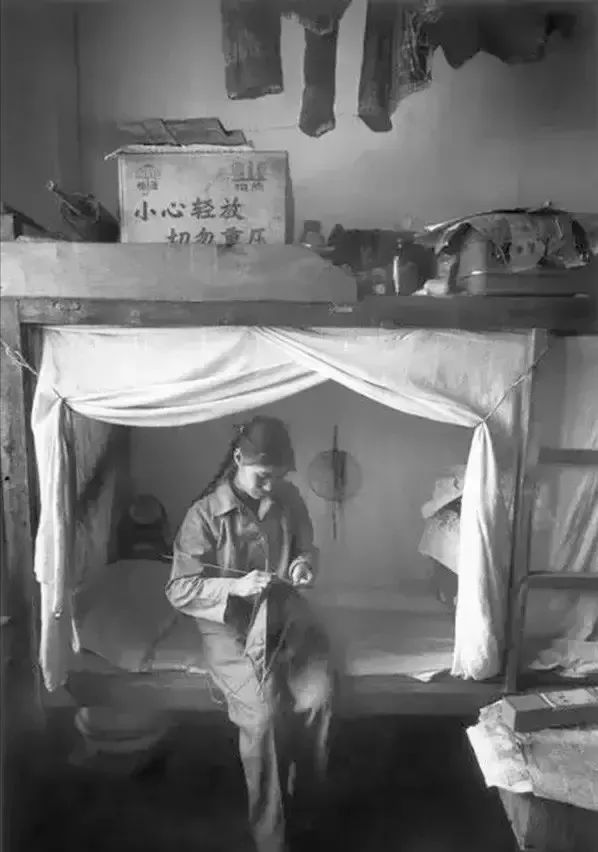 尘封的60年代：献给1960-1969年出生的人，只能看不许哭