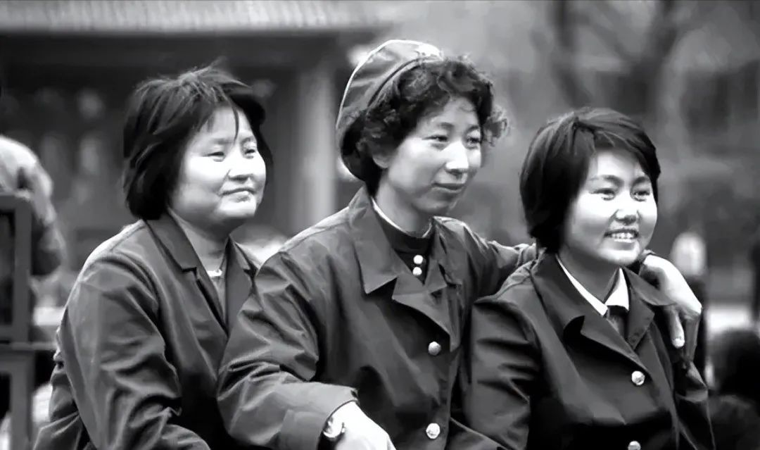 尘封的60年代：献给1960-1969年出生的人，只能看不许哭