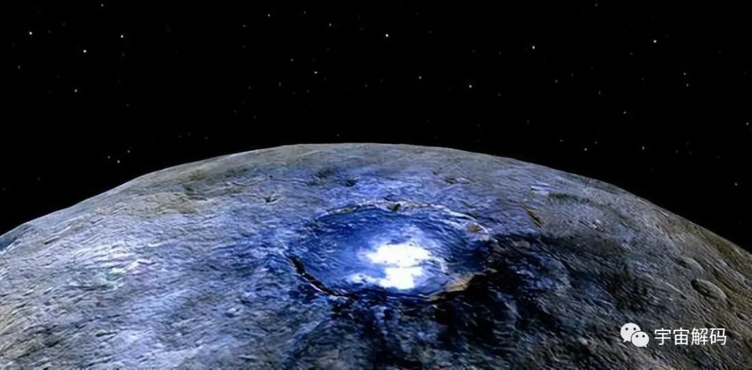 水星距离太阳最近，白天温度高达432℃，却储存了一万亿吨水？