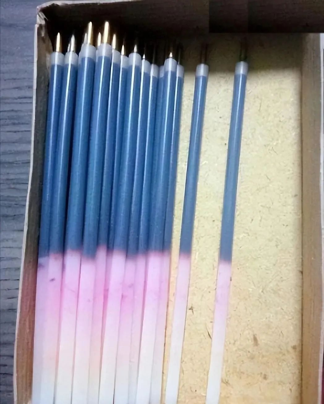 八十年代的那些日常生活用品，仿佛一下子把人拉回了过去