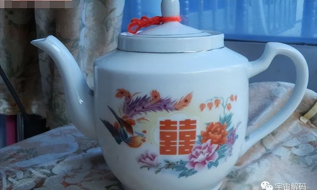 八十年代的那些日常生活用品，仿佛一下子把人拉回了过去