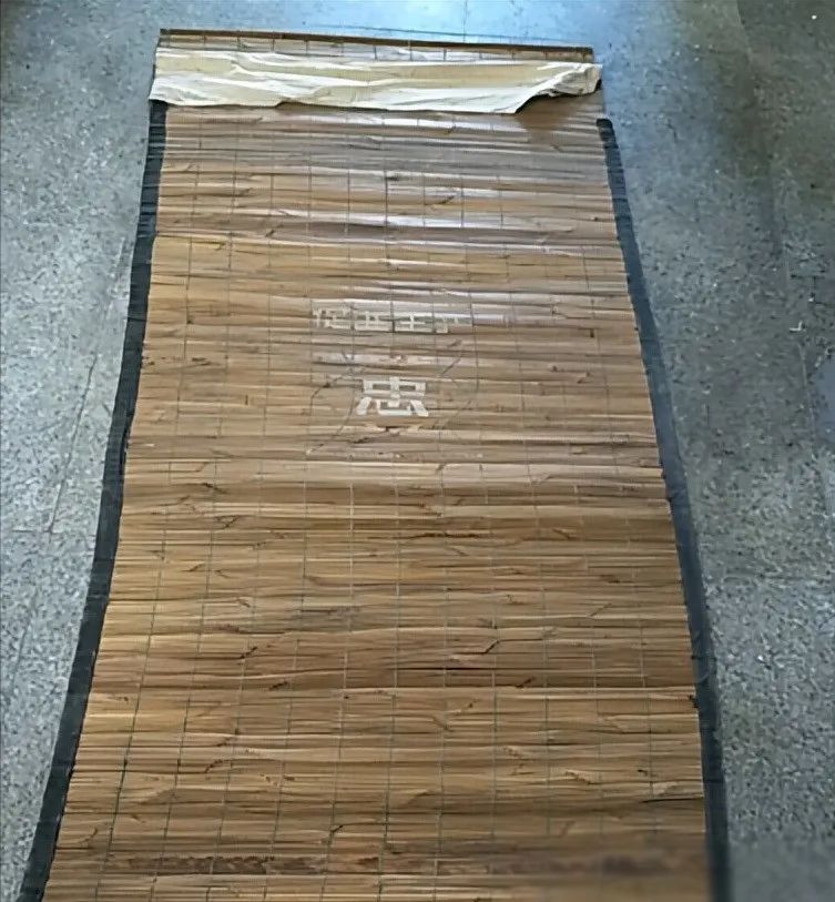 八十年代的那些日常生活用品，仿佛一下子把人拉回了过去