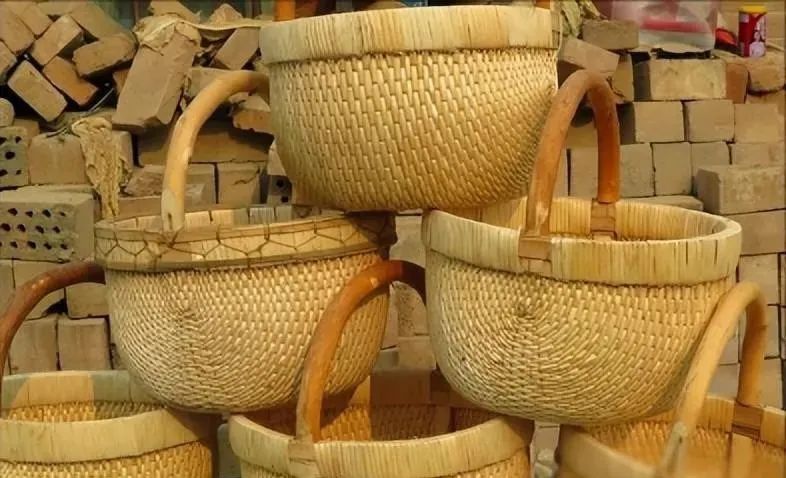 八十年代的那些日常生活用品，仿佛一下子把人拉回了过去
