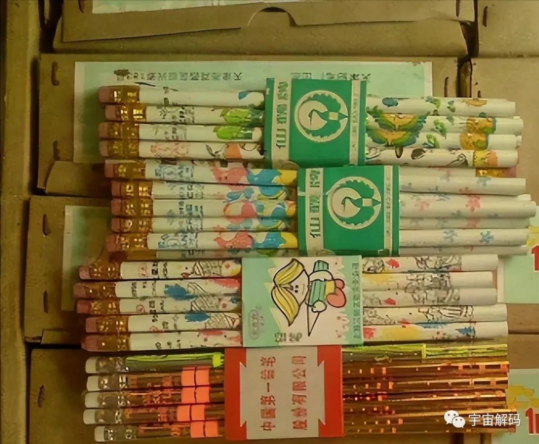 八十年代的那些日常生活用品，仿佛一下子把人拉回了过去