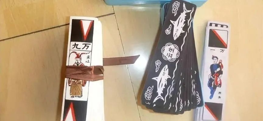 八十年代的那些日常生活用品，仿佛一下子把人拉回了过去