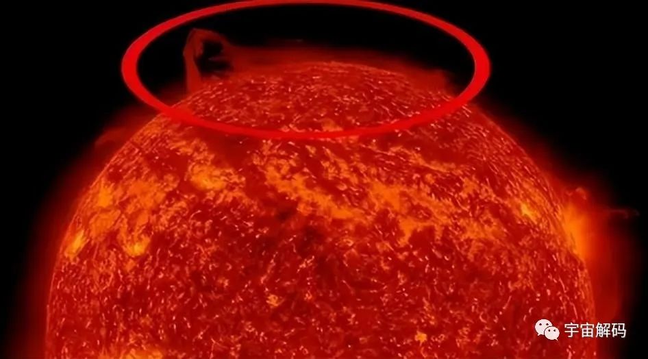 NASA拍到太阳北极一块断裂脱落：前所未有，暂无法解释