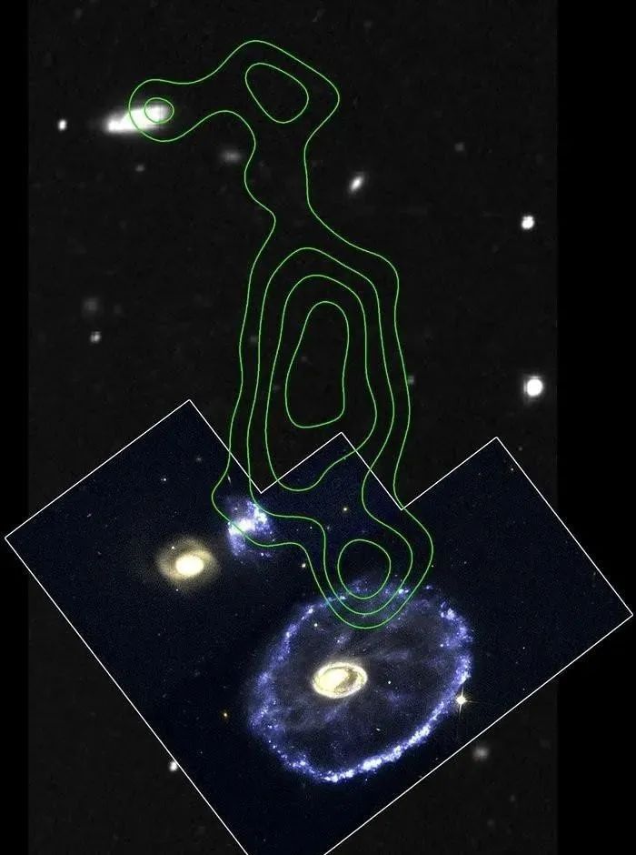 遥远深空，一个罕见的圆环！宇宙竟有如此古怪的星系