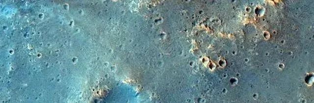 NASA 的火星探测器刚刚发布了30 张令人惊叹的新照片