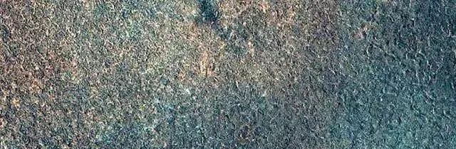 NASA 的火星探测器刚刚发布了30 张令人惊叹的新照片
