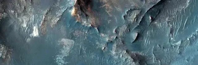 NASA 的火星探测器刚刚发布了30 张令人惊叹的新照片