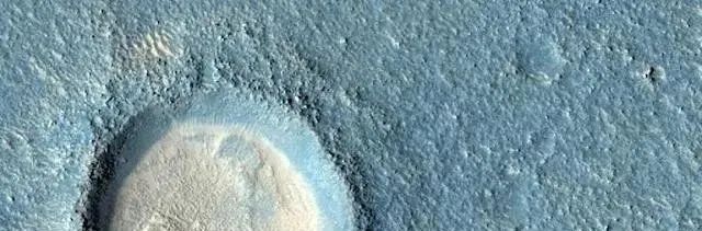 NASA 的火星探测器刚刚发布了30 张令人惊叹的新照片