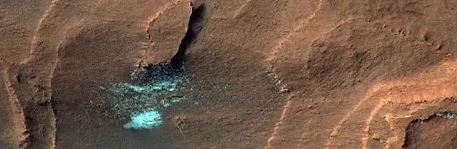 NASA 的火星探测器刚刚发布了30 张令人惊叹的新照片