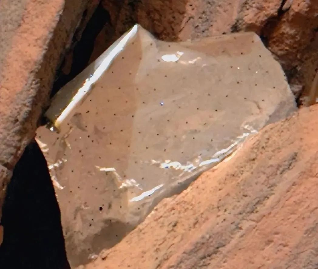 真实拍摄的火星表面，好奇号在这里发现了许多奇特的物体