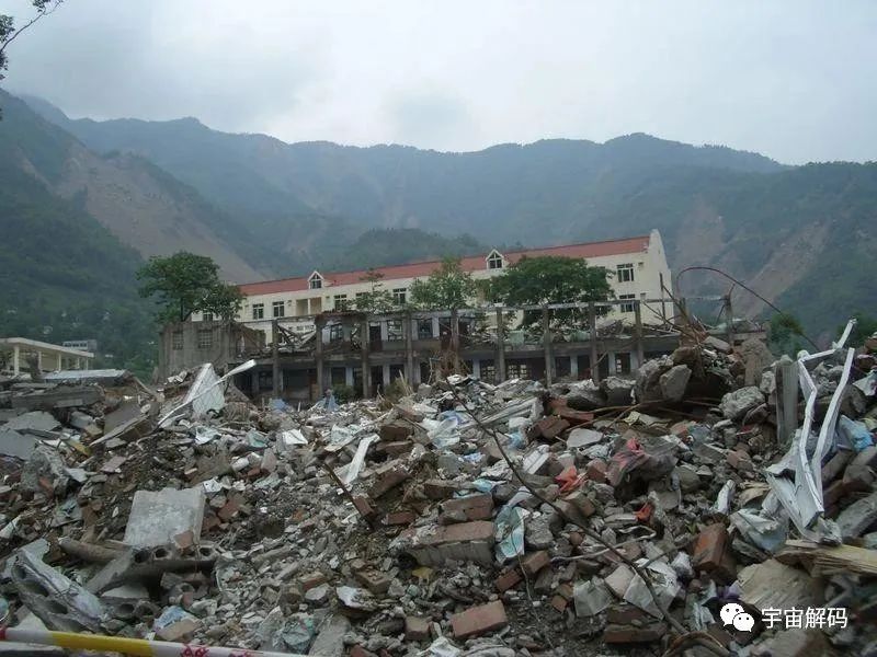 地震前有哪些前兆？土耳其大地震前，不少人目睹了“蓝光现象”！