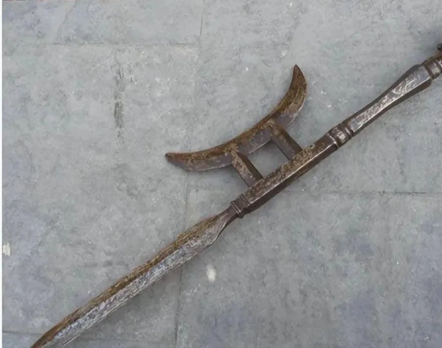 揭秘兵器真实重量：古代武将真能举几十斤的兵器打一天？
