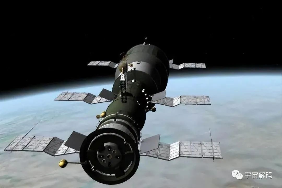 中国用二十年制造天宫空间站，比国际空间站差了近300吨，谁更好