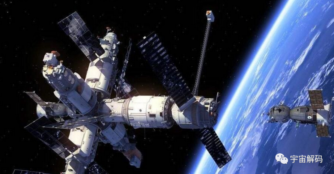 中国用二十年制造天宫空间站，比国际空间站差了近300吨，谁更好
