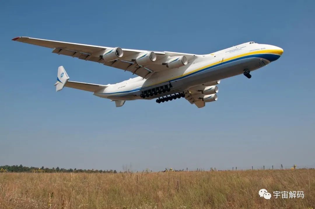 中国能造吗？AN225降落波兰，起落架螺栓断裂