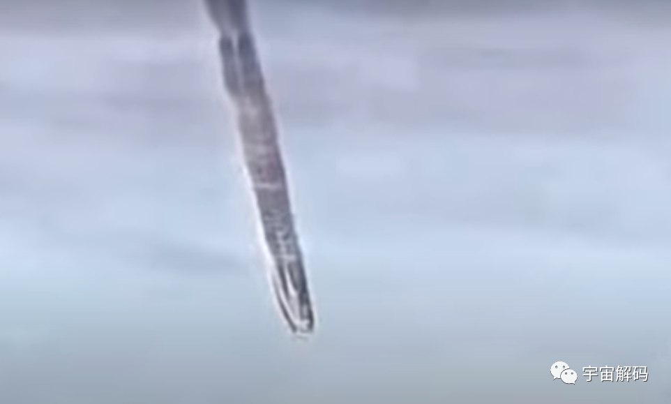 UFO着火？出现怪云，伸出触手，警方解释不能令人信服