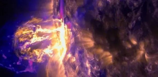 太阳大气层最外层的日冕层温度为何会突增到百万摄氏度？