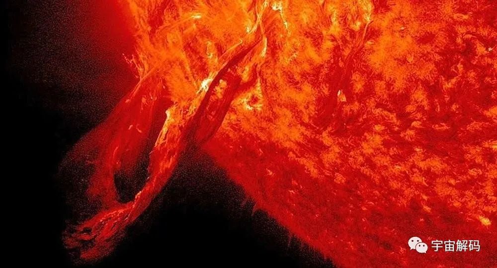 两周发出3次高级别太阳耀斑，强烈地磁暴或来临！地球会经历什么