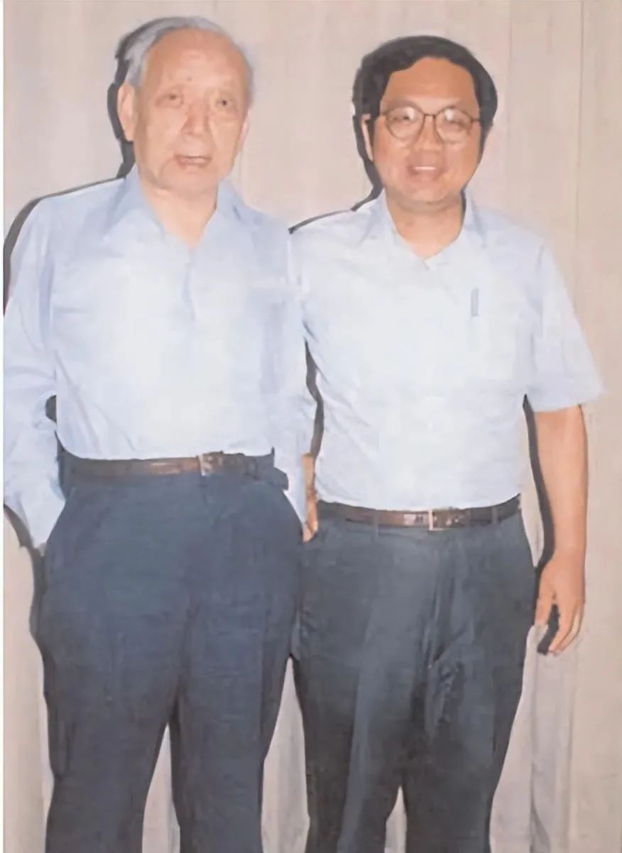 丘成桐：人类生活在十维宇宙里