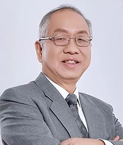 丘成桐：人类生活在十维宇宙里