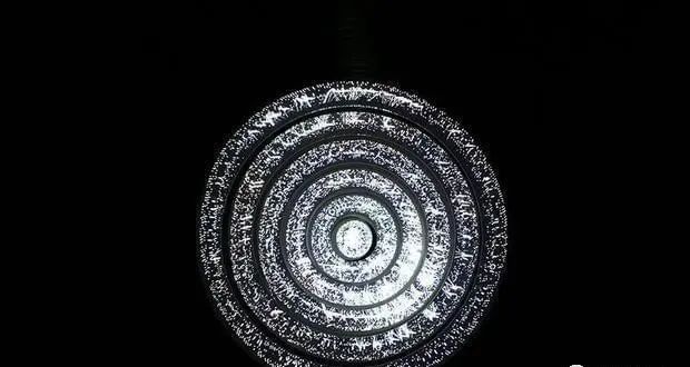 数千万颗星辰也无法照亮宇宙，太空为什么常年是黑暗的？