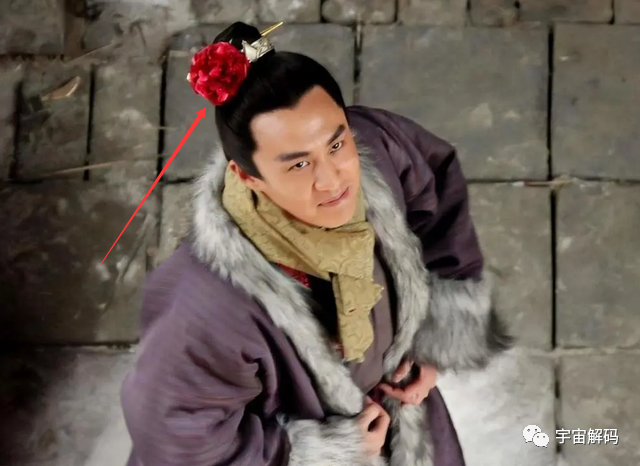 动物界中雄性通常比雌性漂亮，为何人类相反，女性要比男性漂亮？