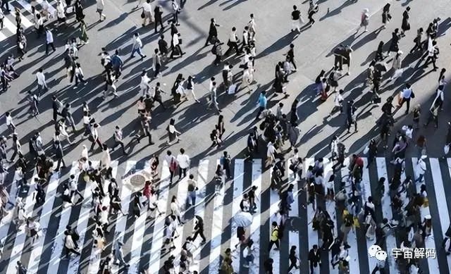 如果我国人口减半后，会出现什么结果？