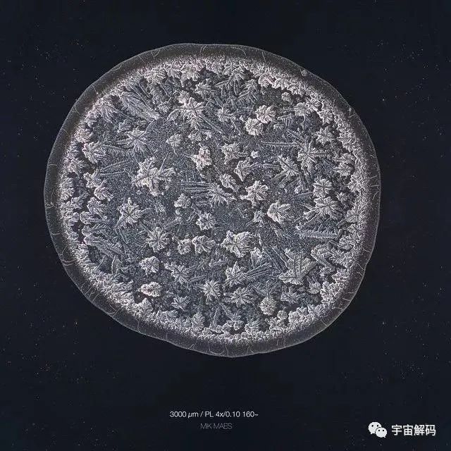 不同情绪下流的泪水，悲伤的泪水“带刺”