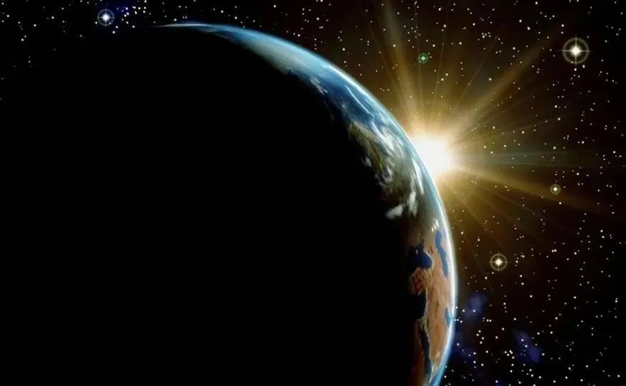 太阳其实是绿色的！有极少数人类能够看到真实的太阳